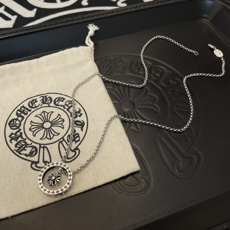 Ch*0me He**ts necklaces
